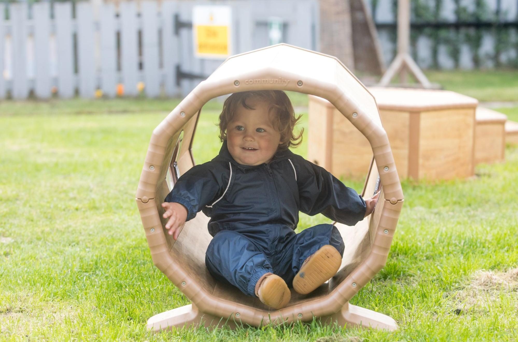 Acorns Nurseries - Playing Tube